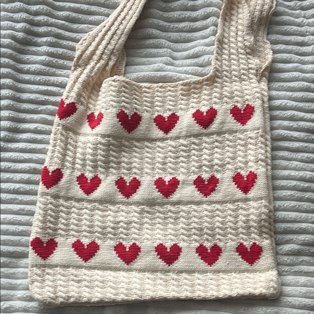 Cream and Red Heart Patterned Women's Knit Tote Bag